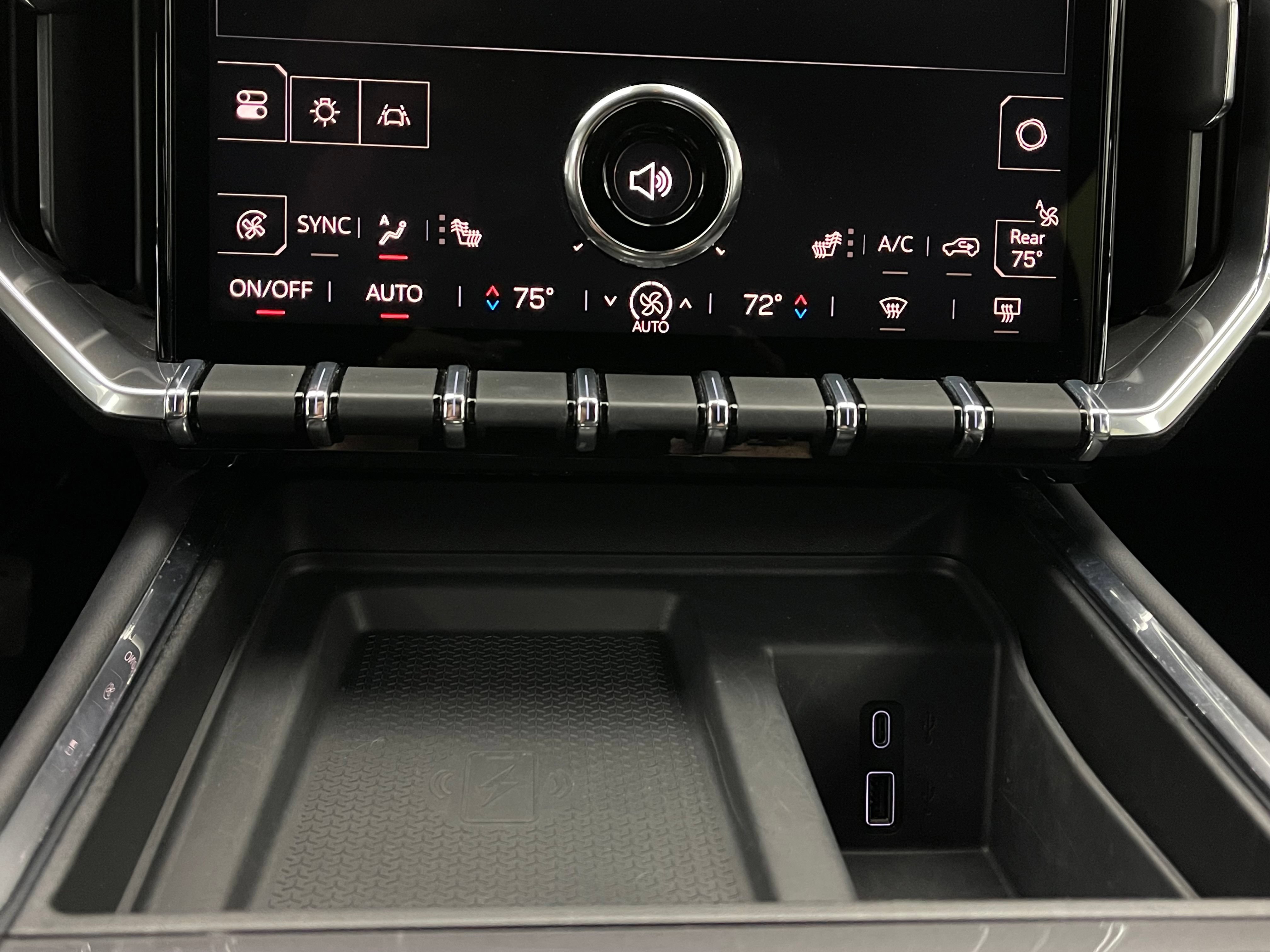 Used 2025 GMC Acadia Elevation FWD image 28