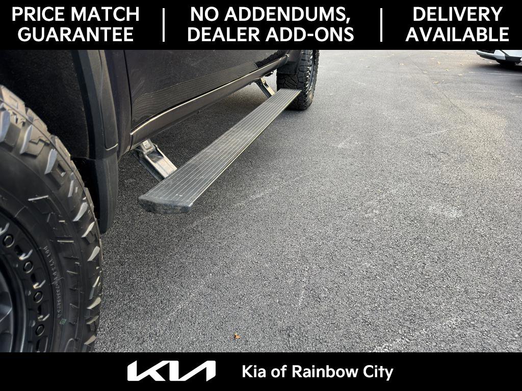 Used 2022 GMC Sierra 1500 AT4X image 16