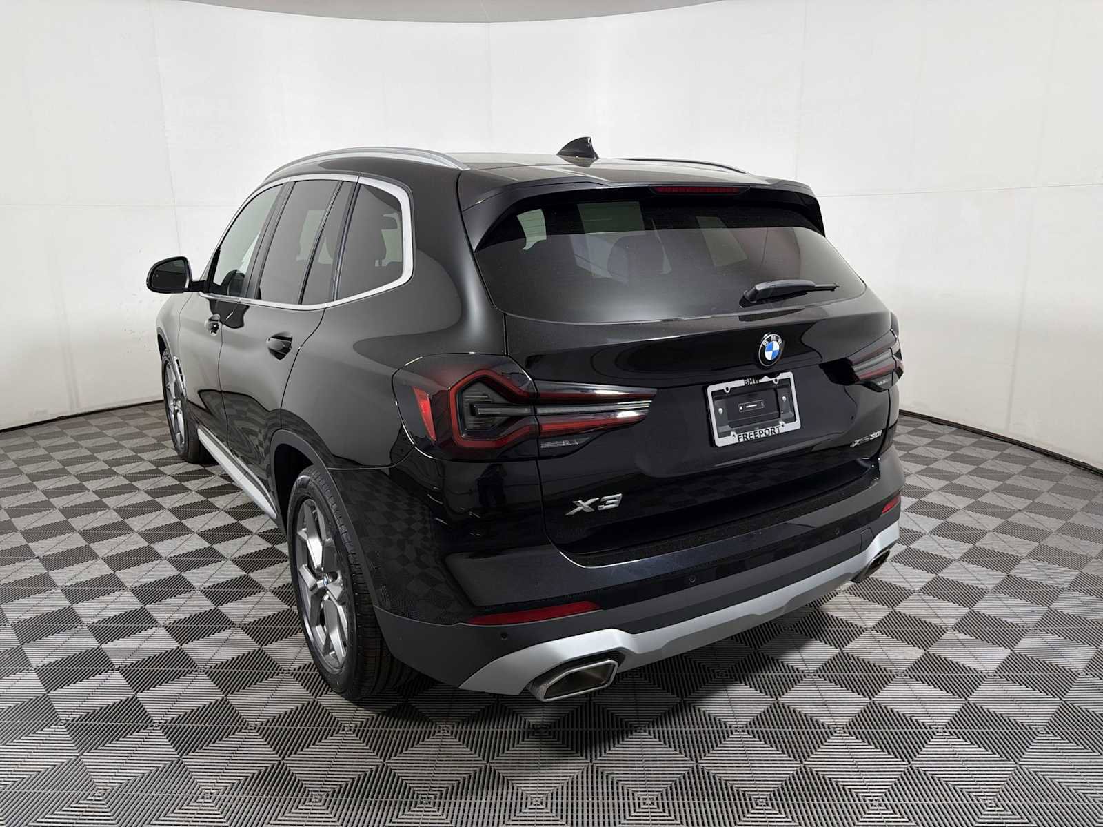 Certified 2024 BMW X3 xDrive30i w/ Convenience Package AWD/4WD image 5