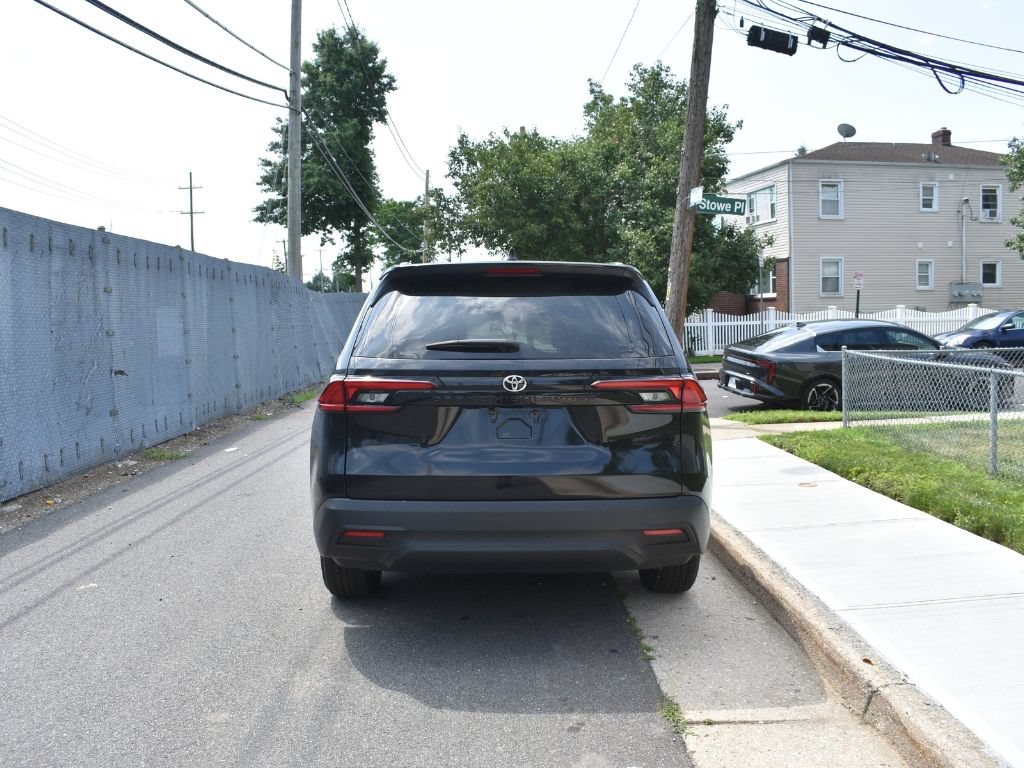 Used 2025 Toyota Grand Highlander FWD image 8