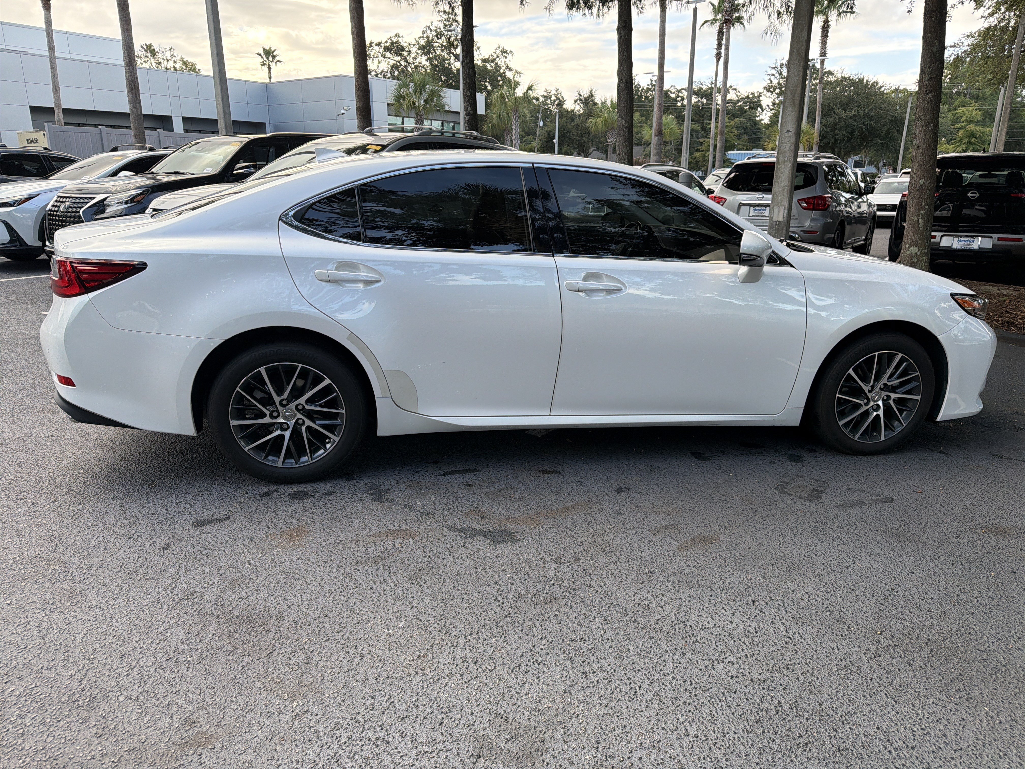 Used 2017 Lexus ES 350 FWD image 13