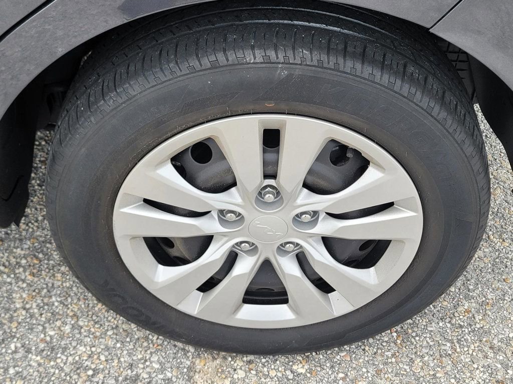 Used 2022 Kia Soul LX image 28