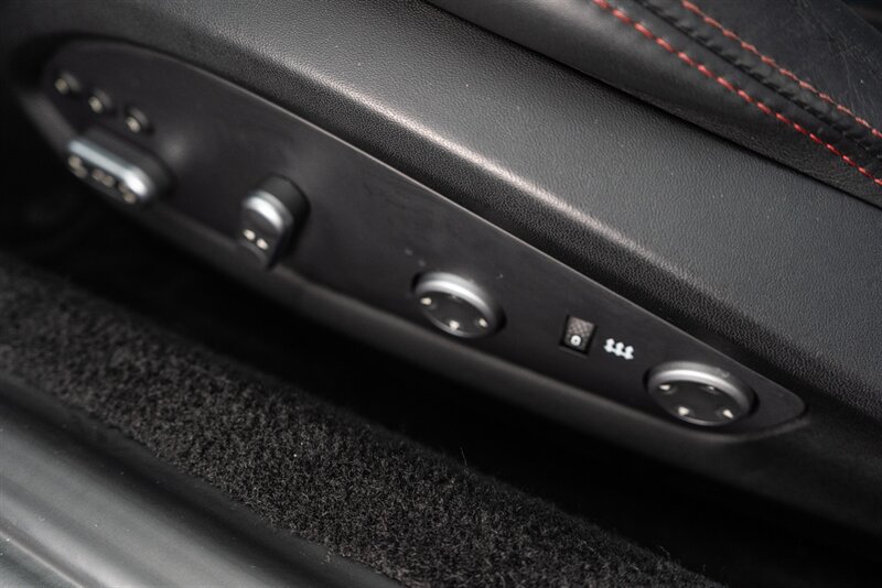 Used 2017 Ferrari California T RWD image 39
