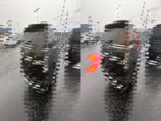 Used 2024 Ford Expedition Limited image 9