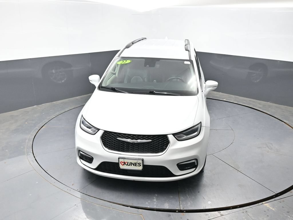 Used 2022 Chrysler Pacifica Touring-L FWD image 15