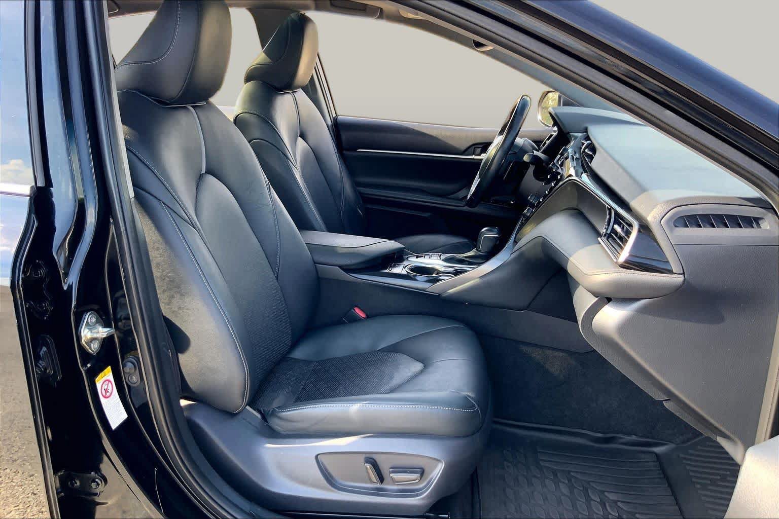 Used 2019 Toyota Camry XSE FWD image 9