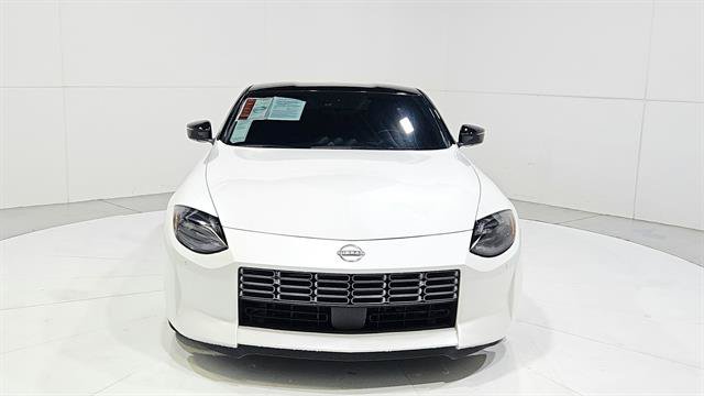 Certified 2024 Nissan Z Performance w/ Floor Mat Package RWD image 2