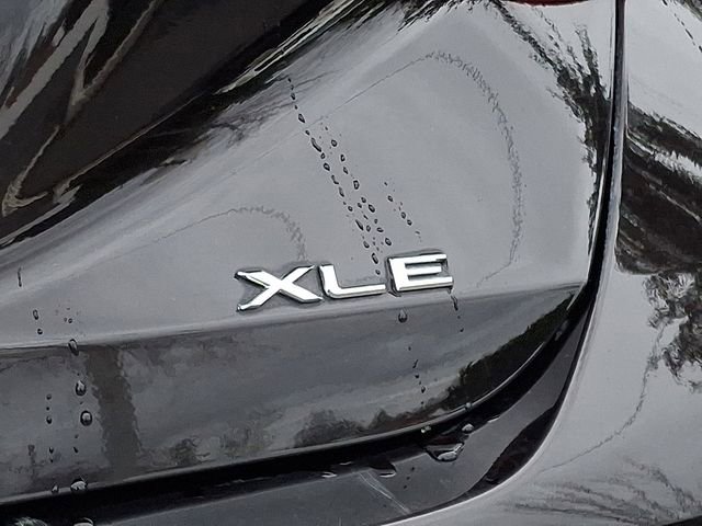 Used 2022 Toyota Avalon XLE image 30