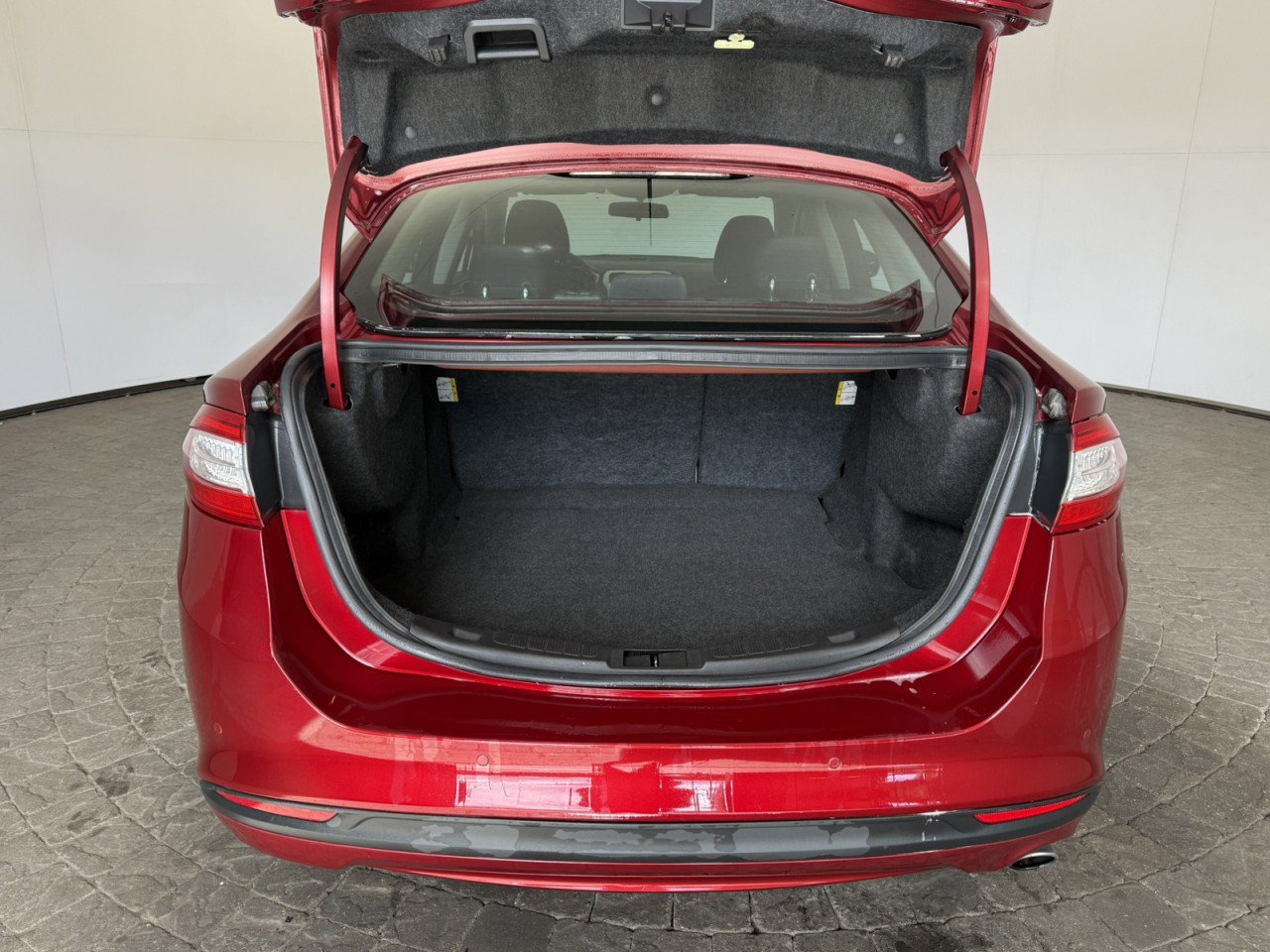 Used 2014 Ford Fusion SE FWD image 7