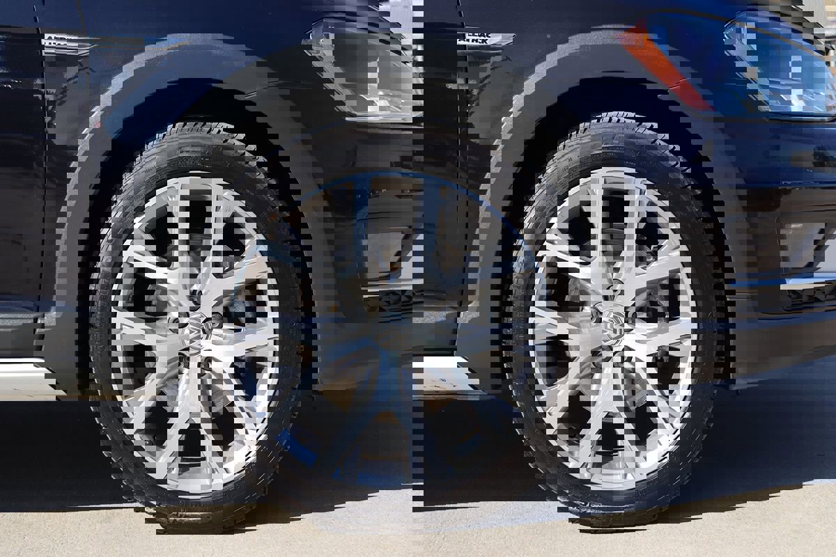 Used 2017 BMW M2 image 25