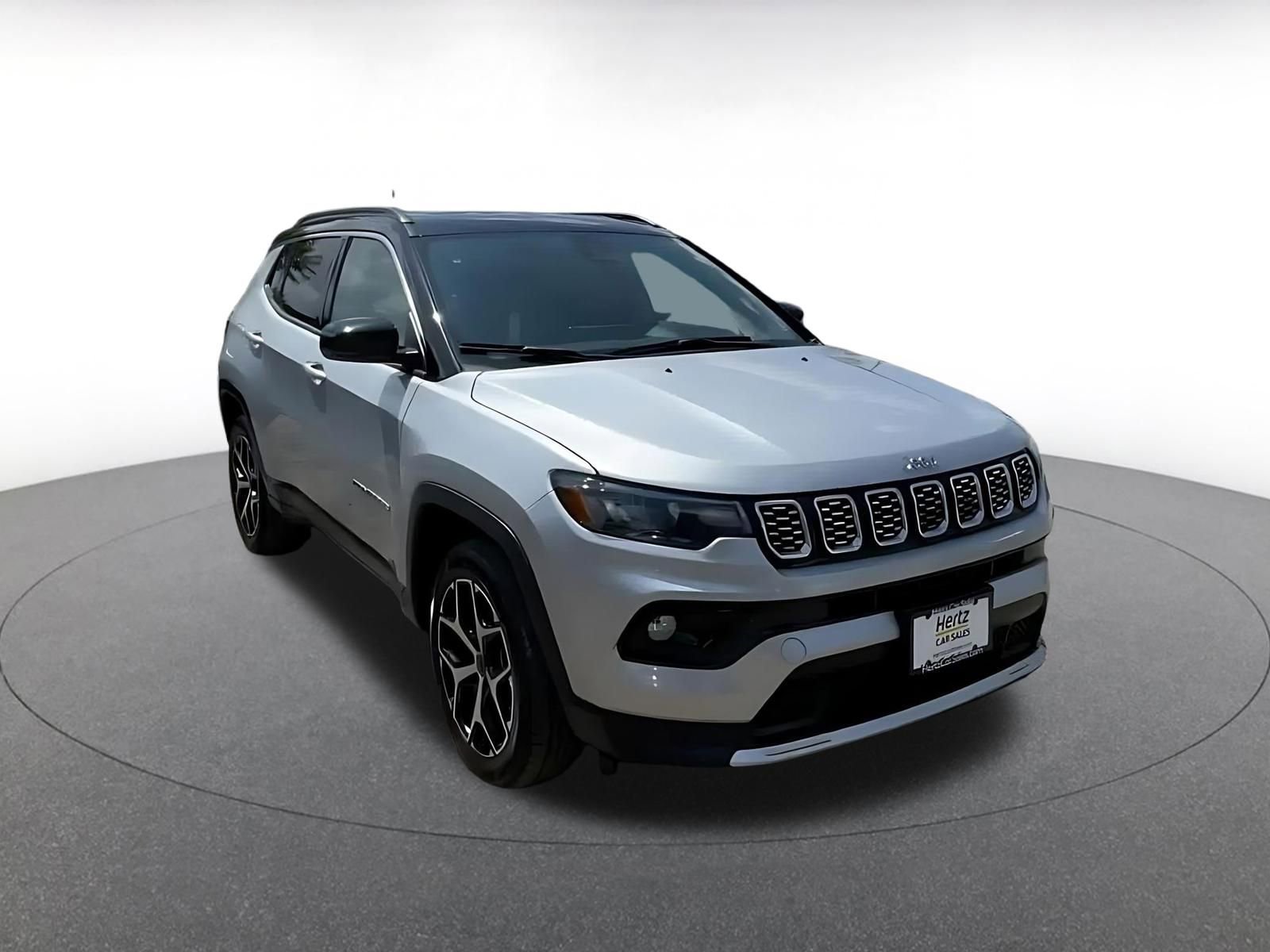 Used 2025 Jeep Compass Limited image 3