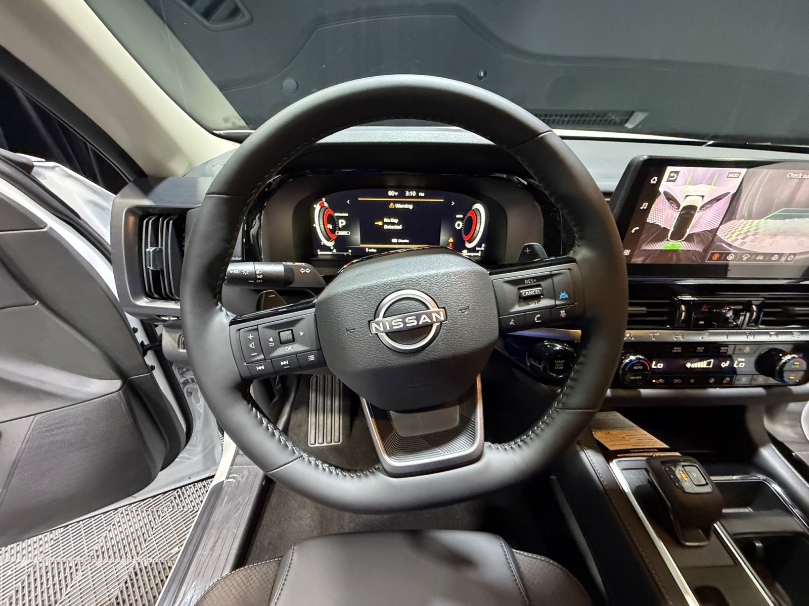New 2026 Nissan Pathfinder SL AWD/4WD image 9