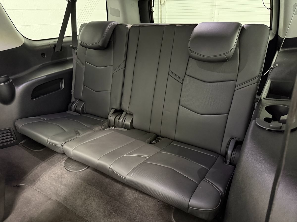 Used 2020 Cadillac Escalade ESV 4WD w/ LPO, Radiant Package image 14