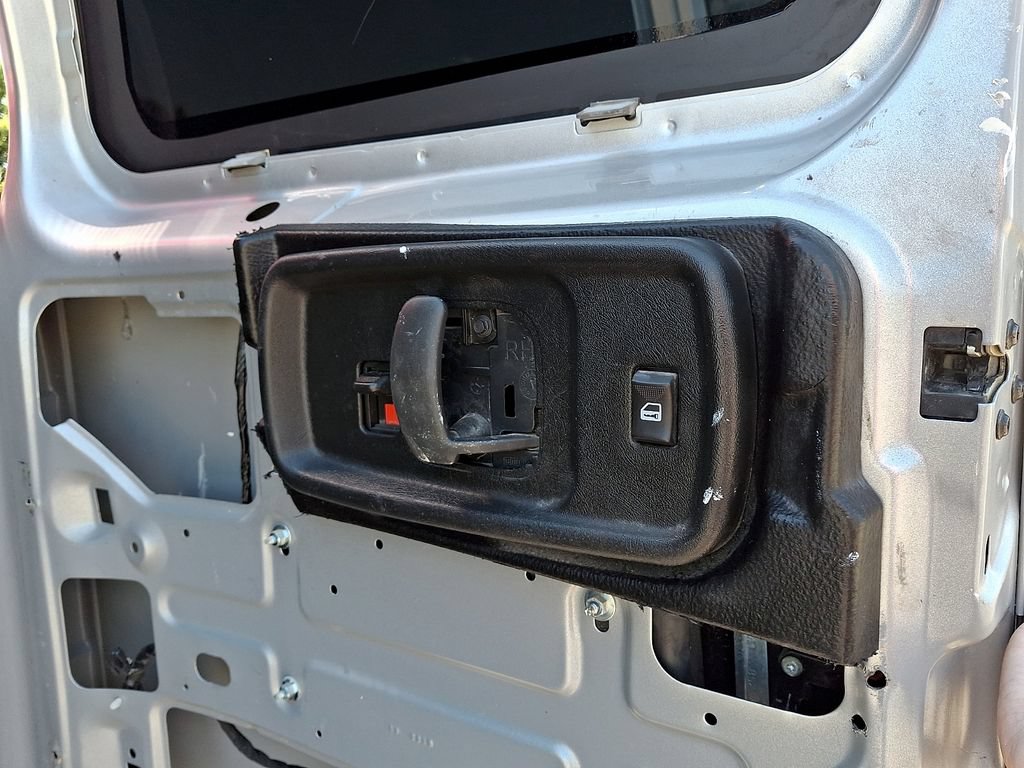 Used 2019 GMC Savana 2500 Extended w/ Enhanced Convenience Package RWD image 28