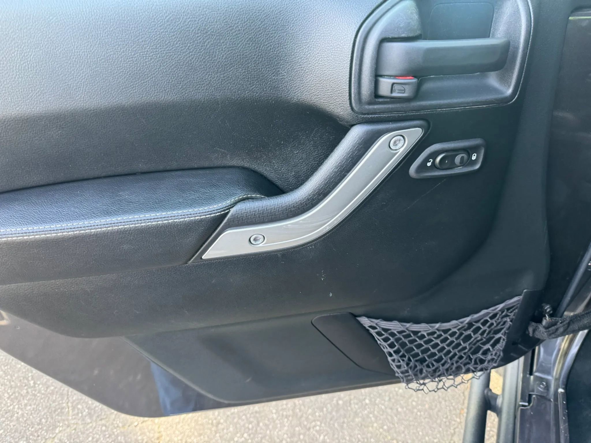 Used 2016 Jeep Wrangler Unlimited Rubicon image 18