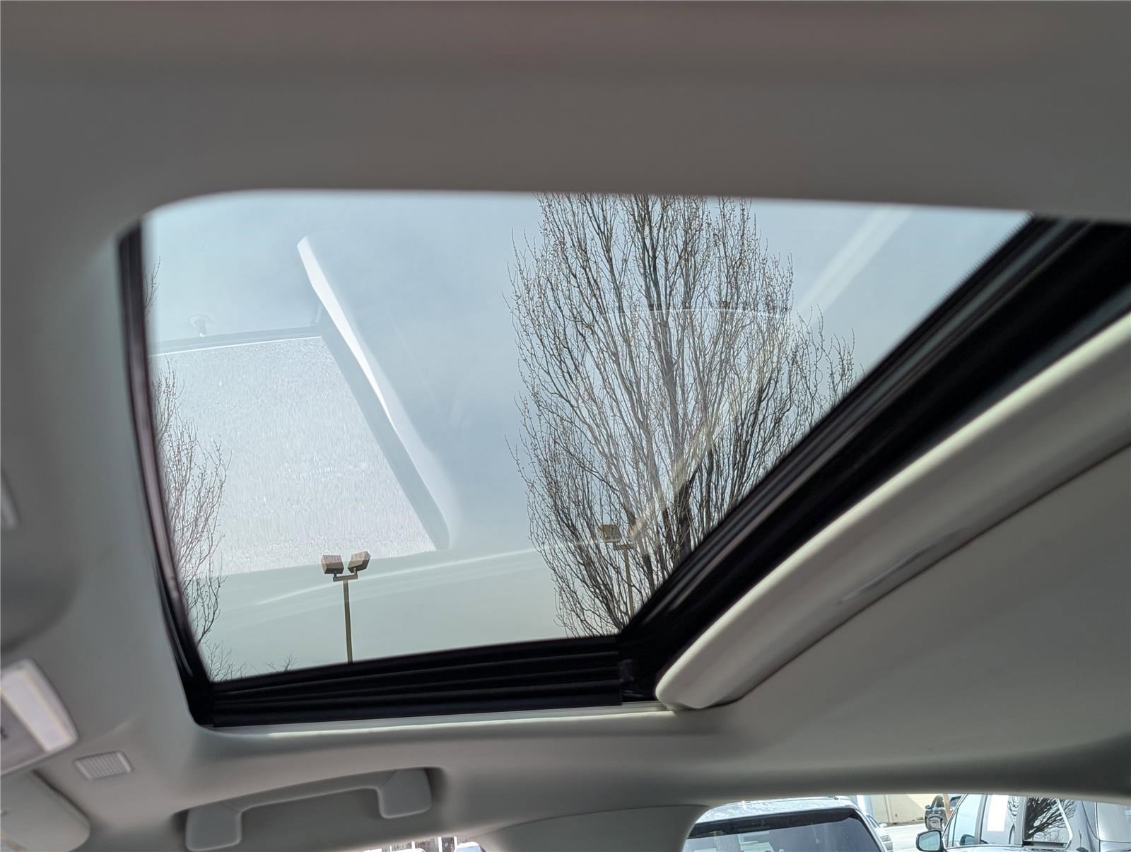 Used 2025 Lexus ES 350 w/ Premium Package image 19