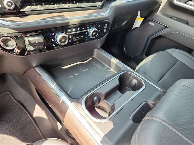 New 2025 GMC Sierra 3500 SLT w/ SLT Convenience Package image 18