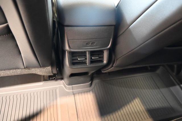 New 2026 Chevrolet Equinox LT w/ Convenience Package II FWD image 27