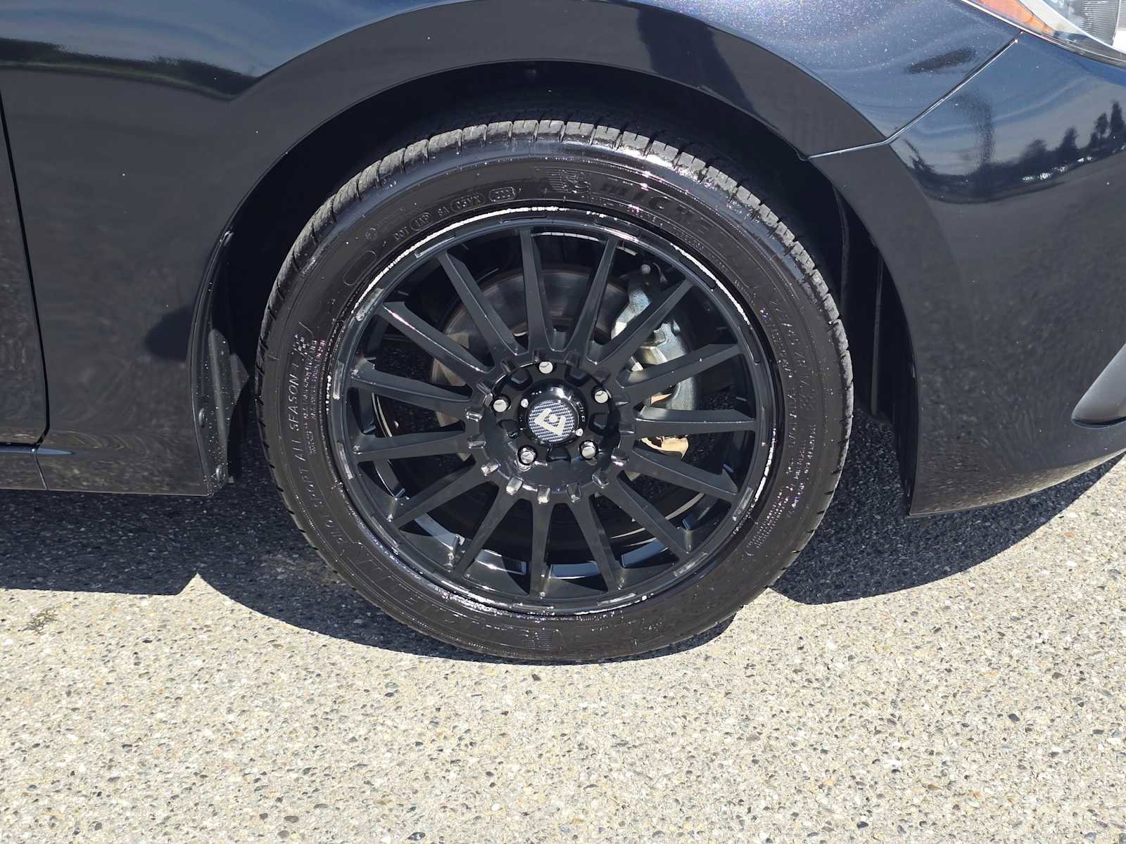 Used 2014 MAZDA MAZDA3 i SV FWD image 9