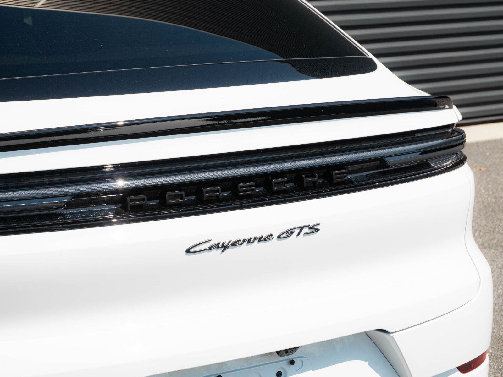 Used 2026 Porsche Cayenne GTS AWD/4WD image 38