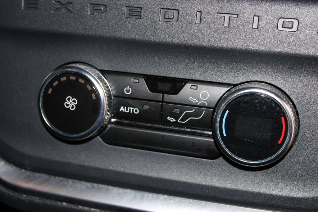 Used 2025 Ford Expedition Active RWD image 35
