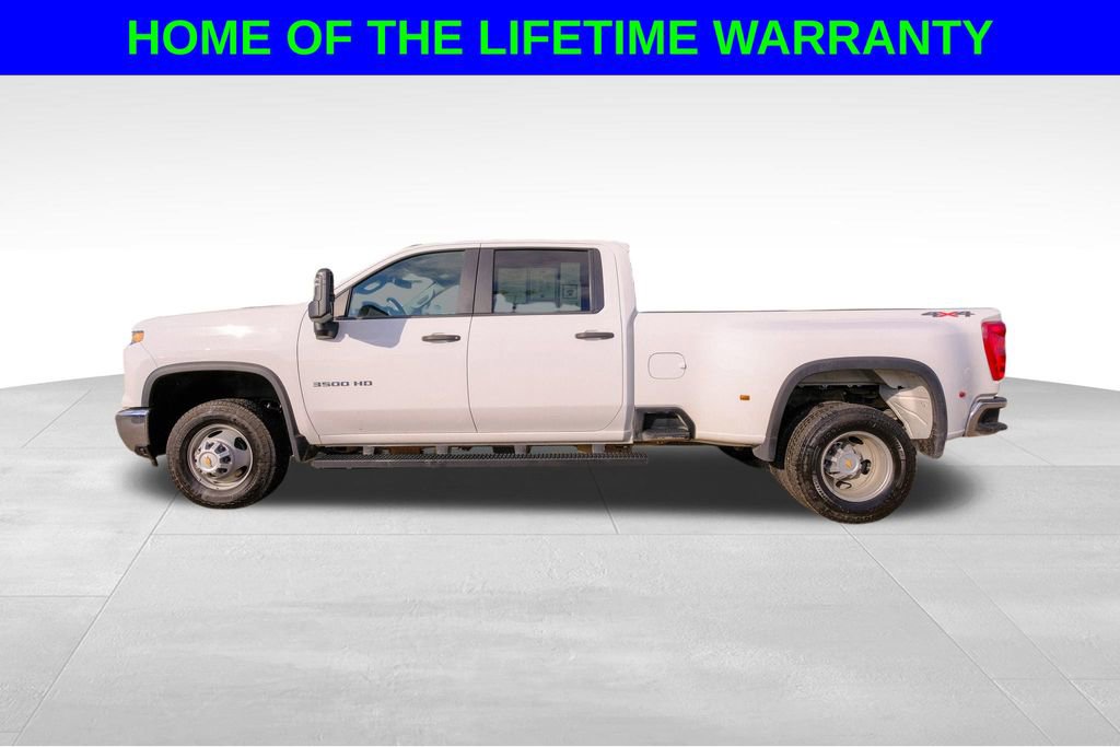 Used 2024 Chevrolet Silverado 3500 W/T image 3