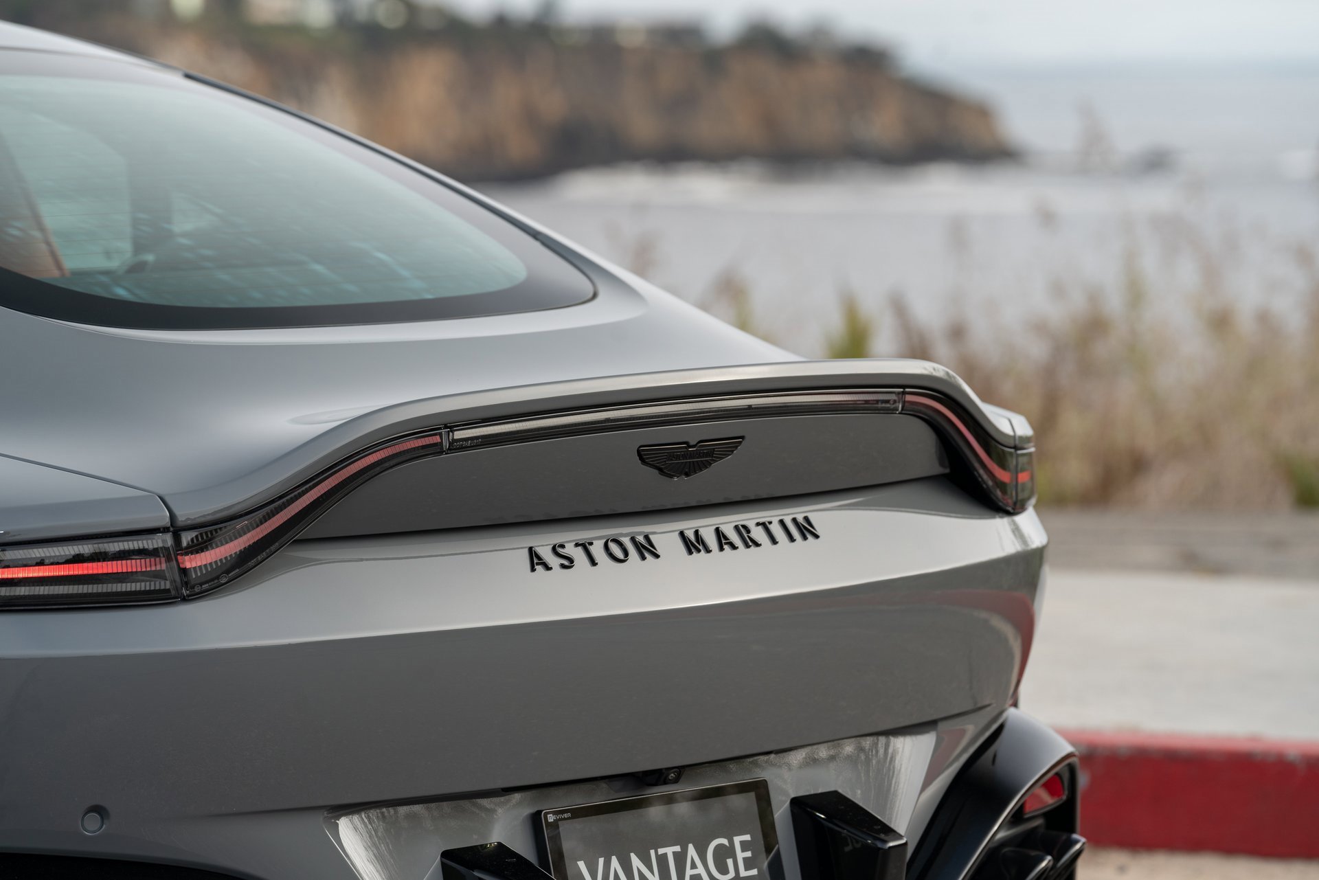 Used 2025 Aston Martin V8 Vantage Coupe image 24