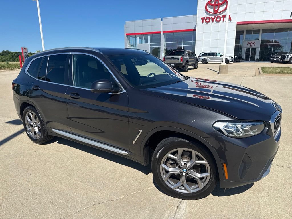 Used 2022 BMW X3 xDrive30i w/ Premium Package 2 AWD/4WD image 2