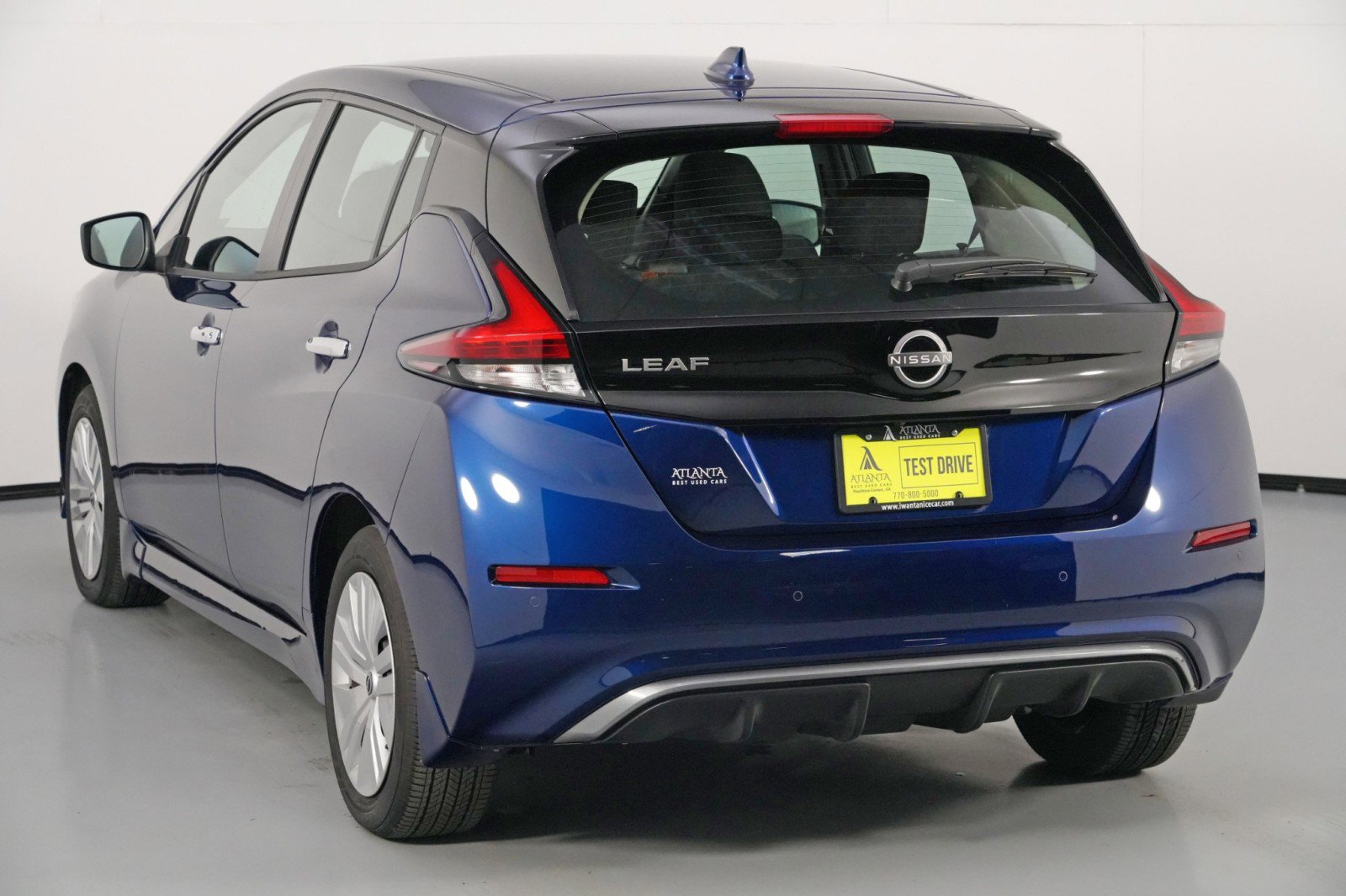 Used 2025 Nissan Leaf S image 44