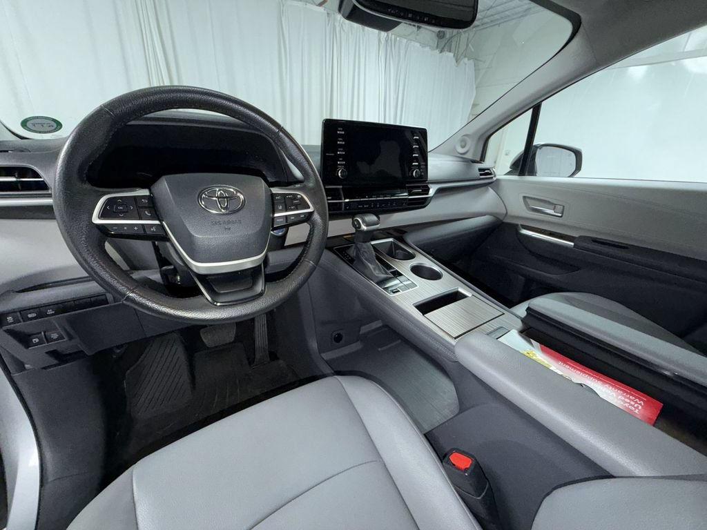 Certified 2024 Toyota Sienna XLE w/ XLE Plus Package AWD/4WD image 14