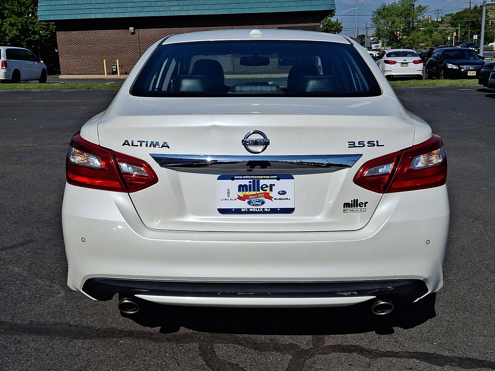 Used 2017 Nissan Altima 3.5 SL FWD image 5
