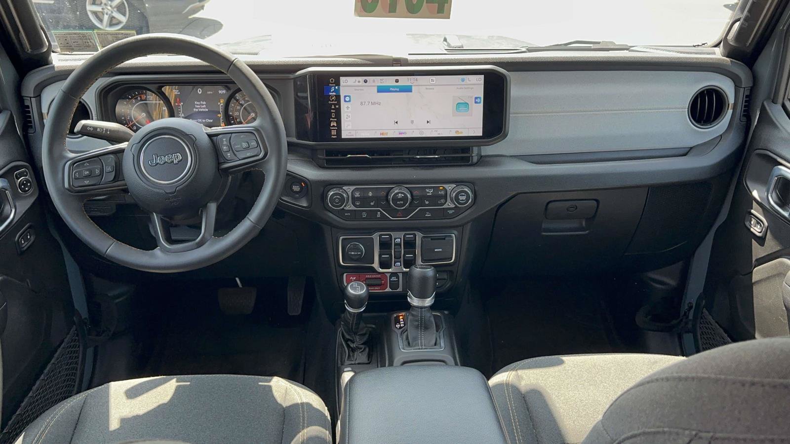 Used 2024 Jeep Gladiator Sport AWD/4WD image 11