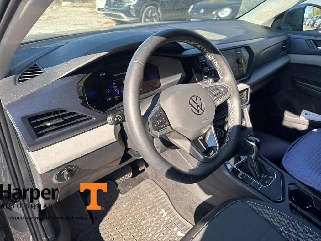Used 2023 Volkswagen Taos SE w/ Black Wheel Package image 13