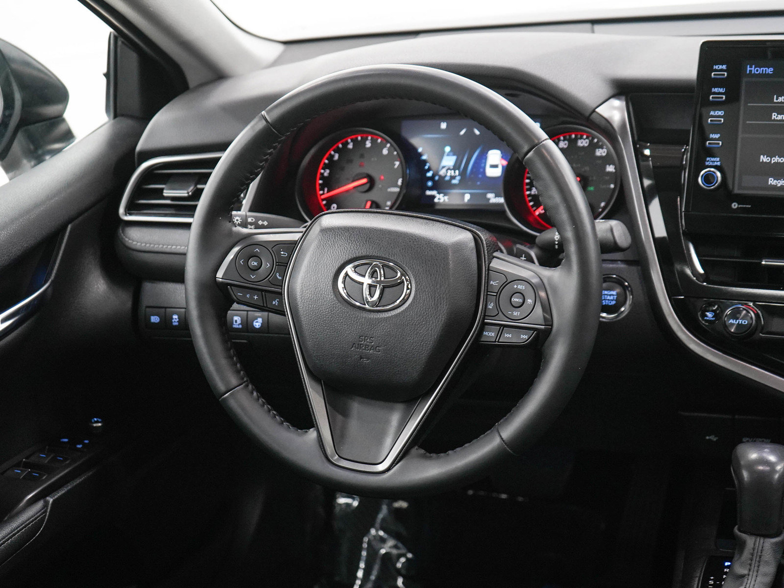 Used 2022 Toyota Camry XSE FWD image 14