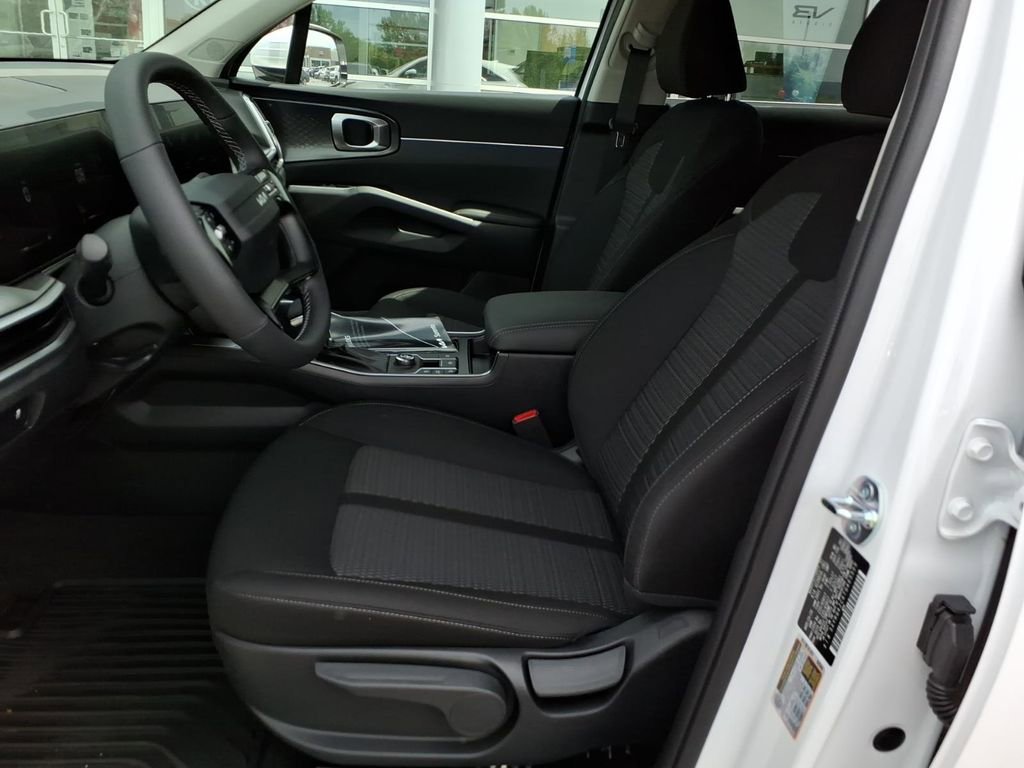 New 2026 Kia Sorento LX FWD image 14