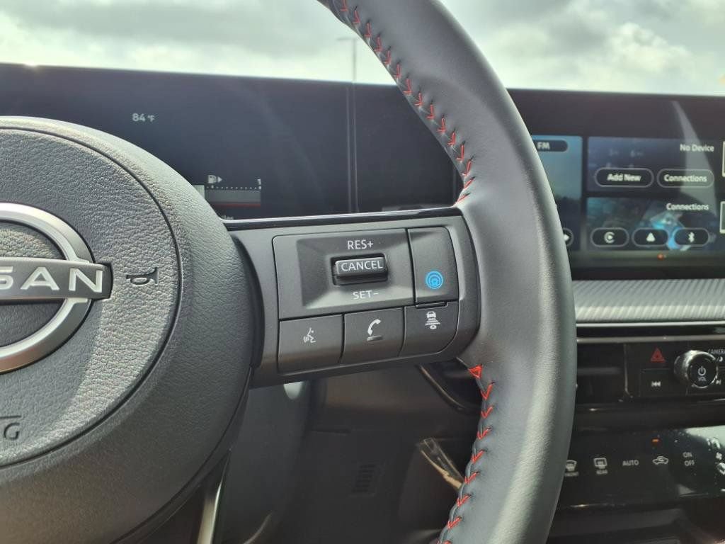 New 2025 Nissan Kicks SR AWD/4WD image 19