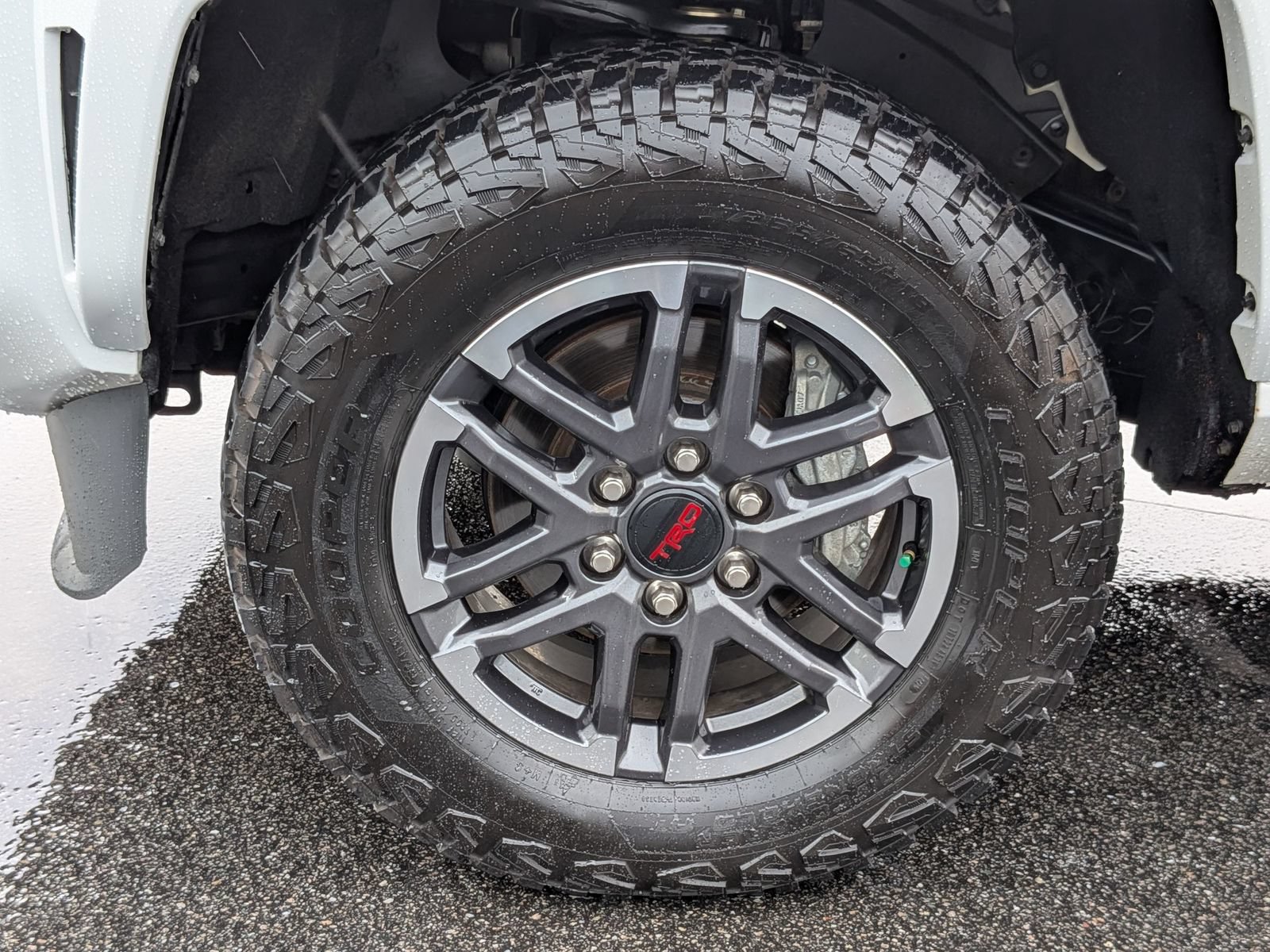 Used 2024 Toyota Tacoma TRD Sport AWD/4WD image 10