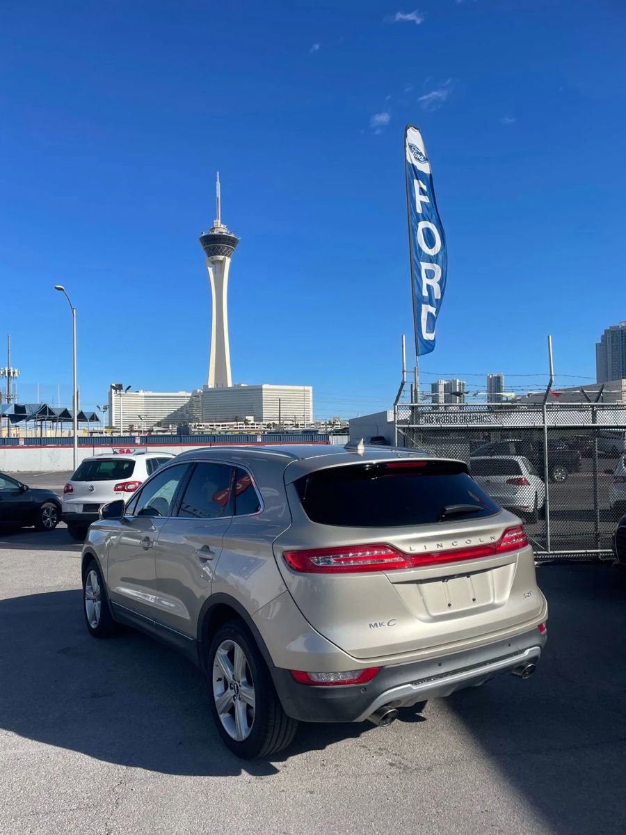 Used 2017 Lincoln MKC Premiere FWD image 4