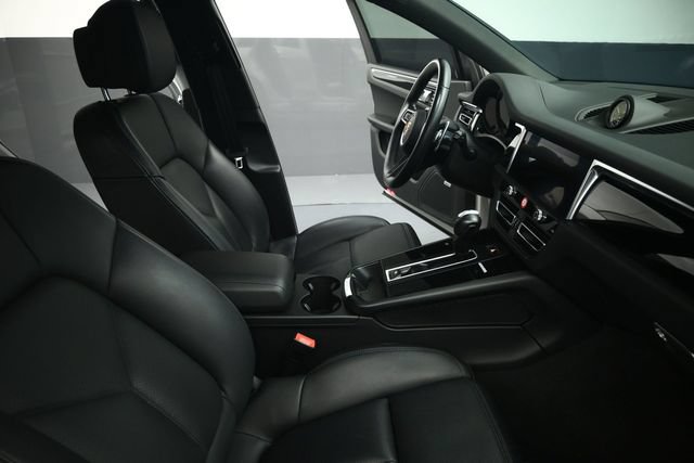Used 2024 Porsche Macan AWD/4WD image 56