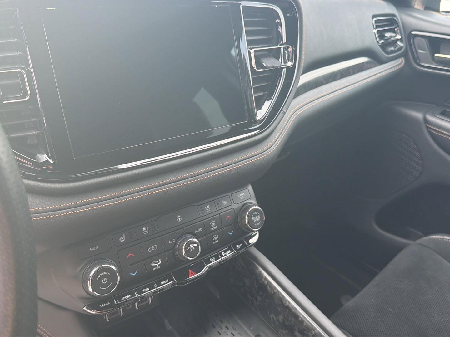 Used 2025 Dodge Durango R/T AWD/4WD image 17