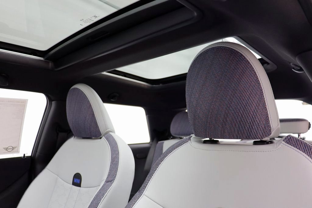 New 2026 MINI Cooper 2-Door Hardtop FWD image 14