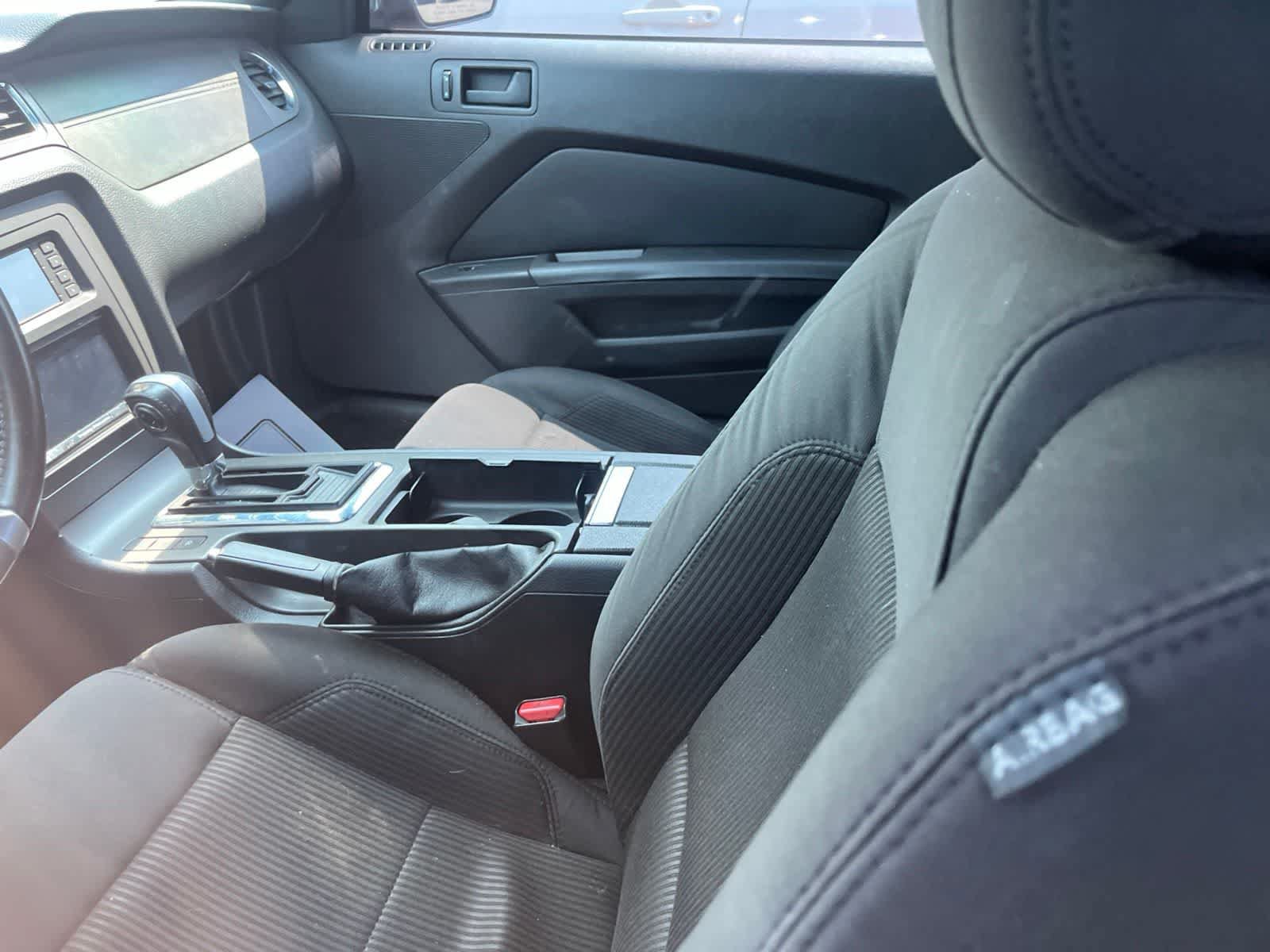 Used 2013 Ford Mustang Coupe RWD image 24