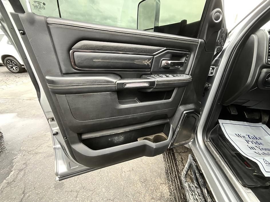 Used 2022 RAM 4500 4x4 Crew Cab DRW image 10