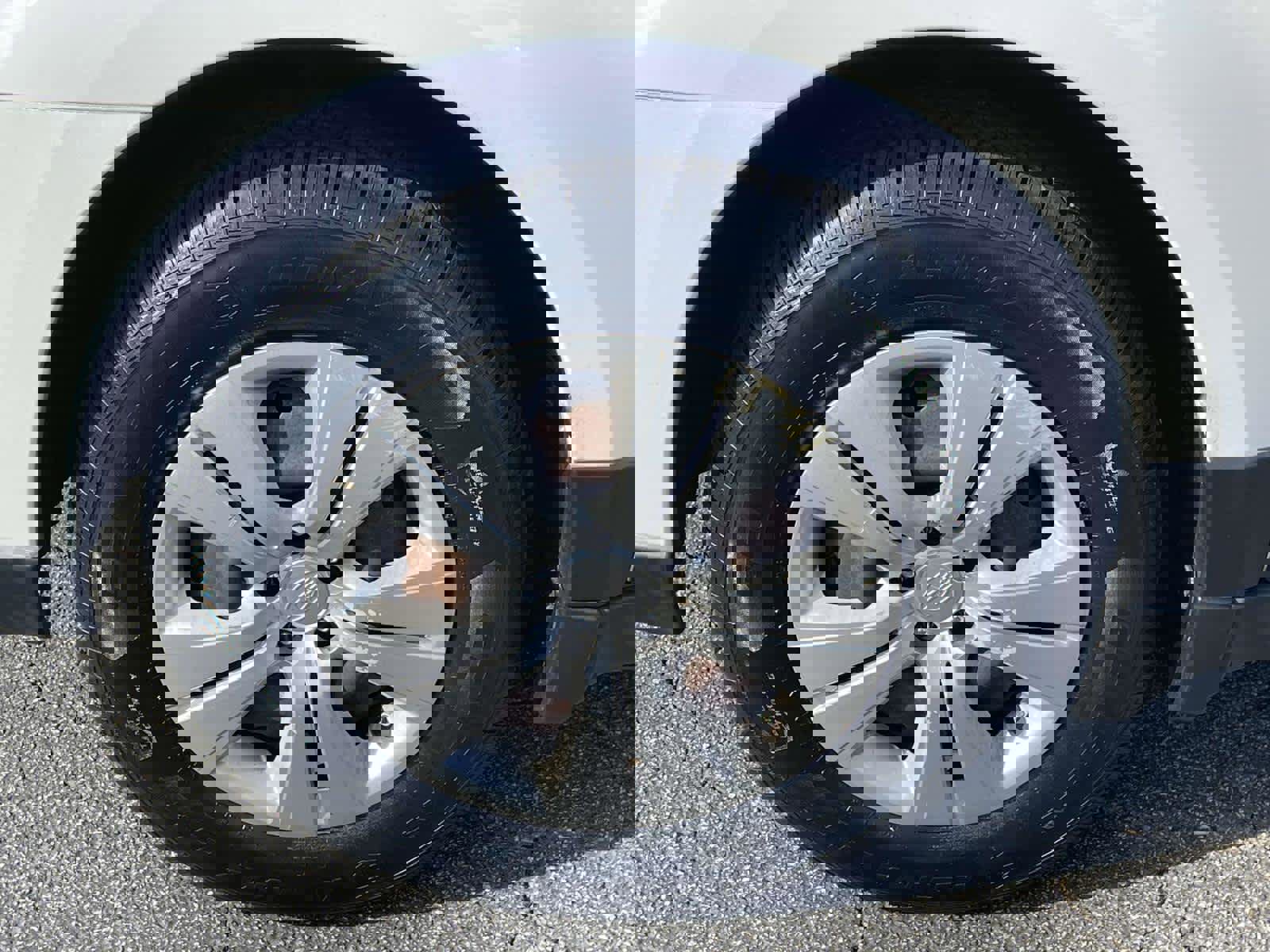 Used 2011 Subaru Outback 2.5i image 10