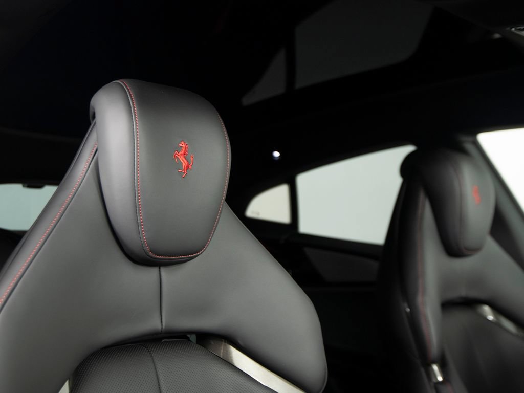 Used 2025 Ferrari Purosangue AWD/4WD image 37