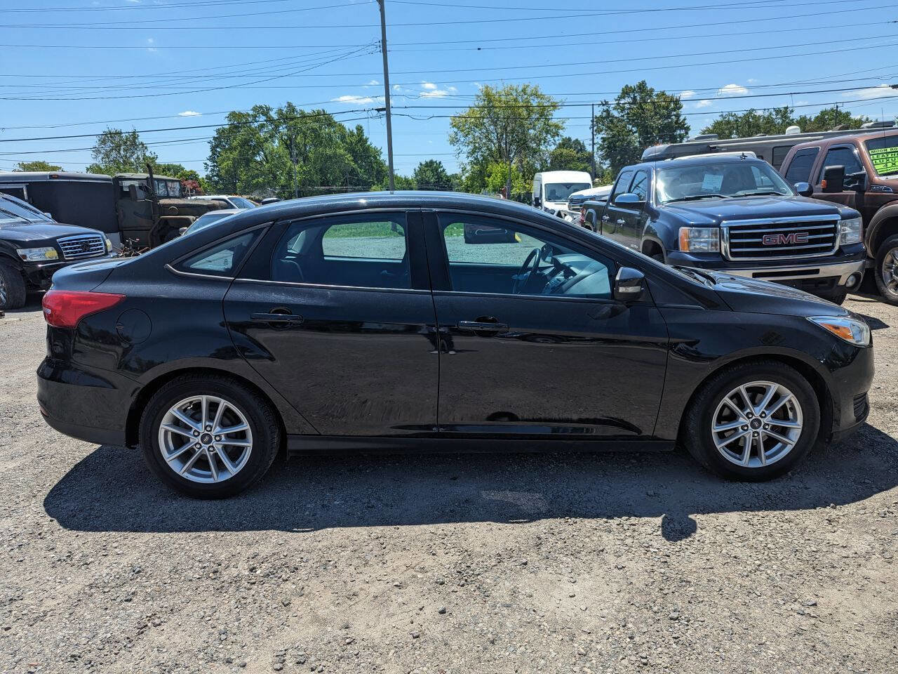 Used 2015 Ford Focus SE w/ SE Cold Weather Package image 8