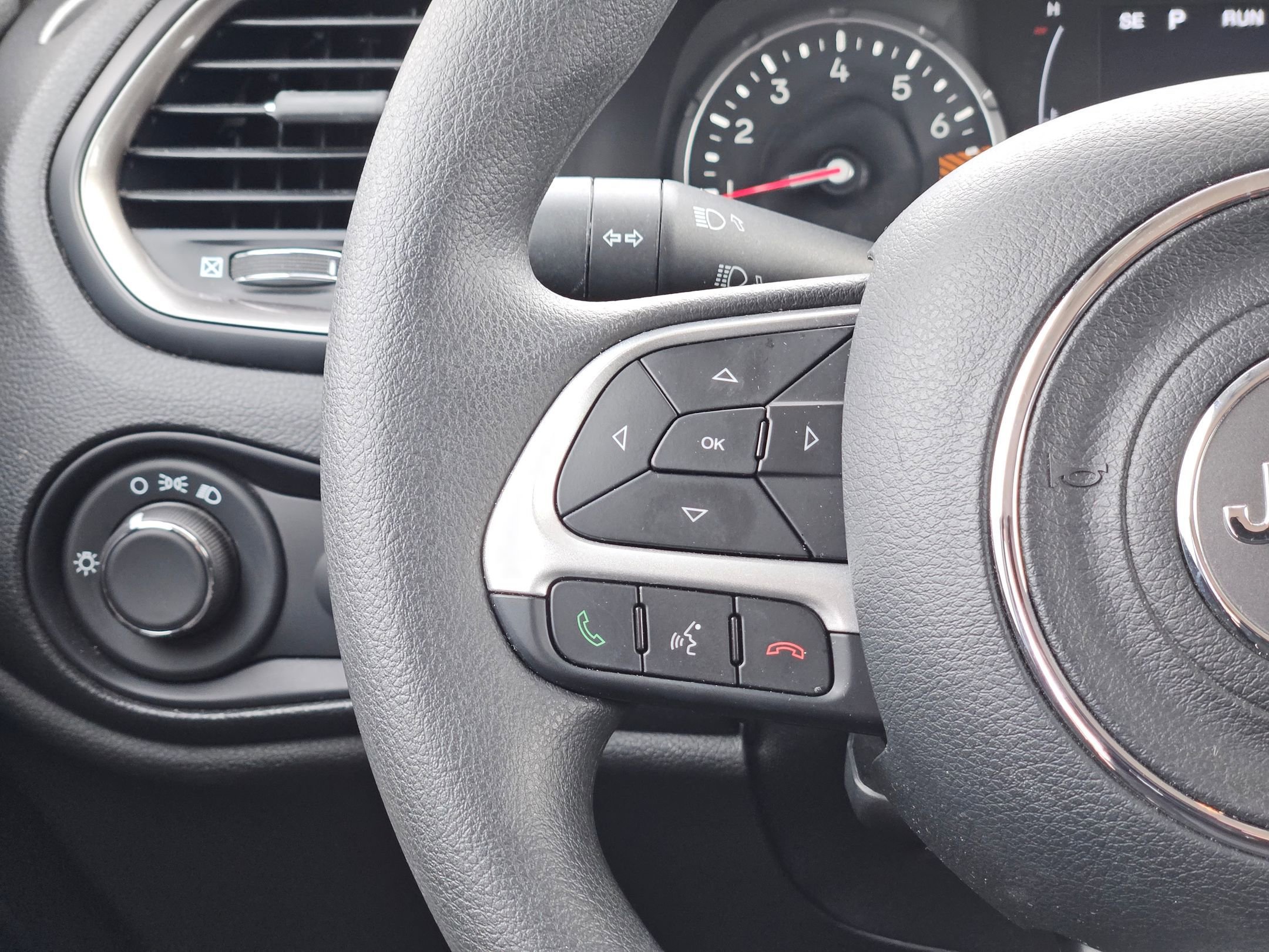 Certified 2023 Jeep Renegade Latitude image 21