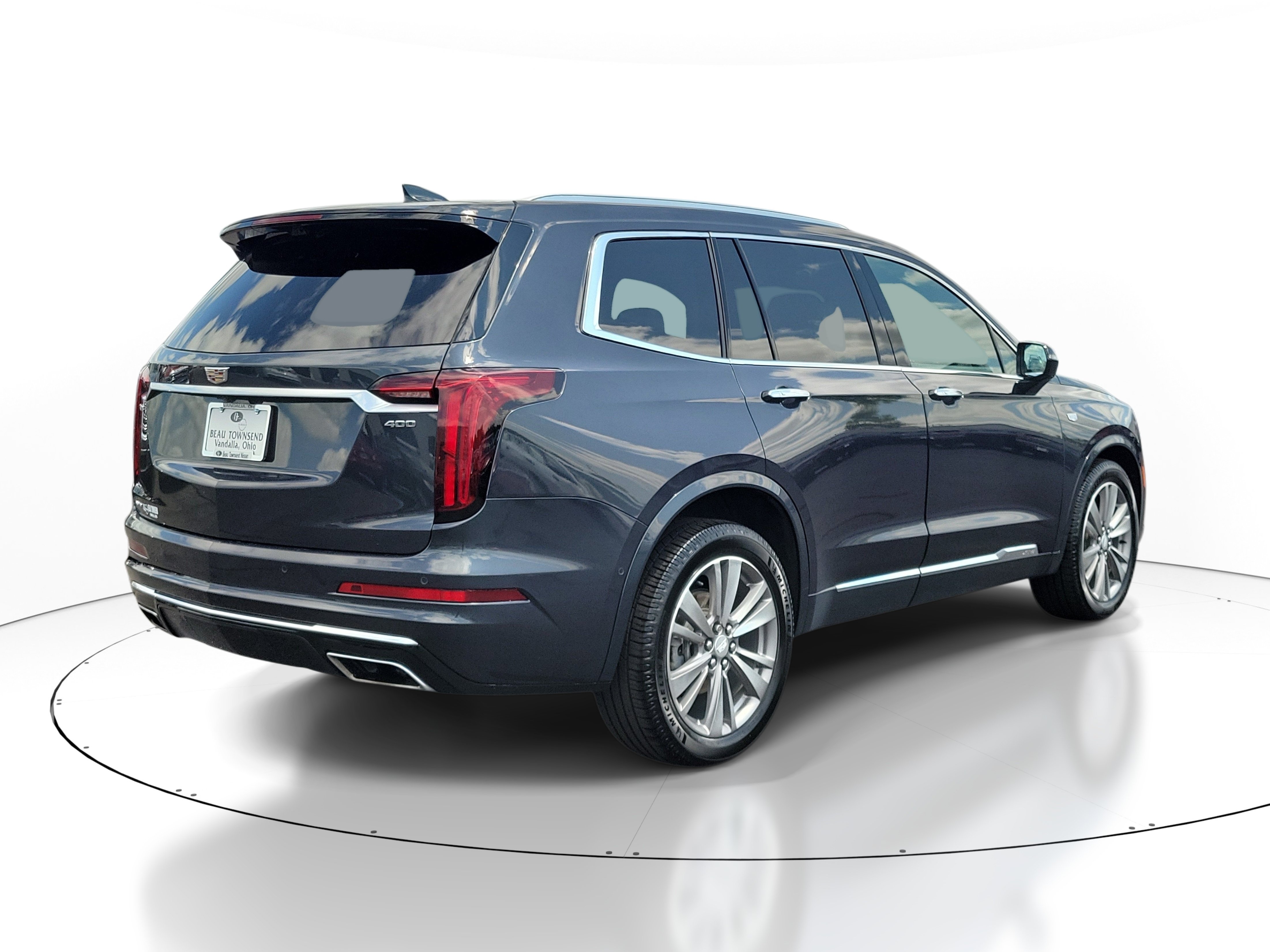 Used 2022 Cadillac XT6 Premium Luxury w/ Technology Package AWD/4WD image 4