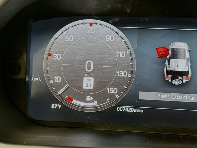 Used 2025 Land Rover Defender 110 S image 13