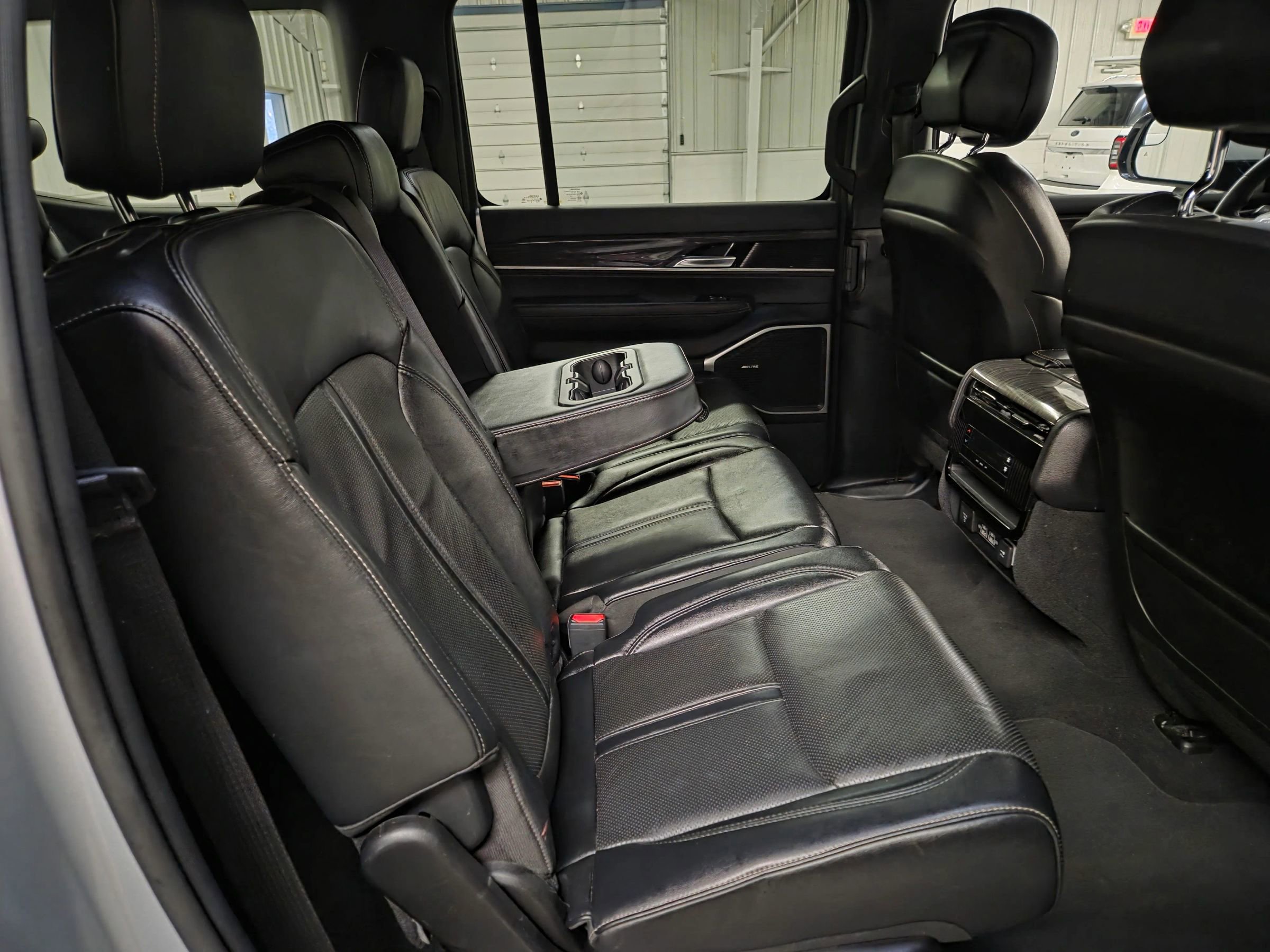 Used 2022 Jeep Wagoneer Series II image 37